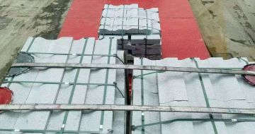 晋中 芝麻白仿形加直形路沿石出货日常