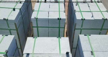 晋中 芝麻白花岗岩5公分地铺石 花岗岩厂家工厂装车日常