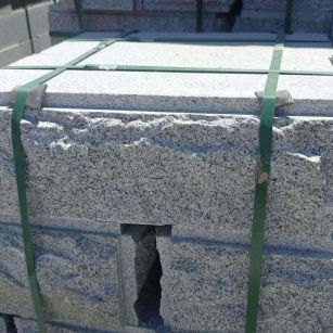 晋中 芝麻白花岗岩自然面成品