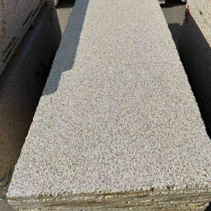 晋中 黄金麻花岗岩荔枝面毛板，半成品