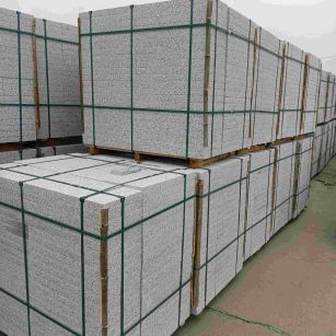 晋中 白麻花岗岩石材荔枝面地铺石（300*600*50）