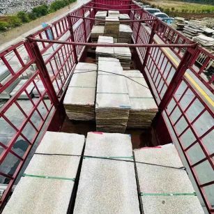 晋中 黄金麻花岗岩荔枝面，光面毛板装车完成