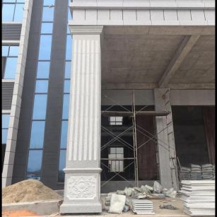 晋中 芝麻白光面花岗岩门楼大柱（罗马柱）配雕花底座