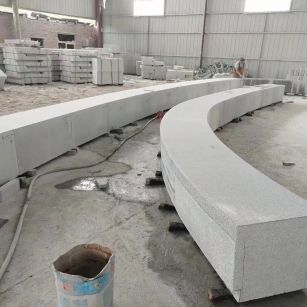 晋中芝麻白花岗岩石板材 园林光面弧形坐凳