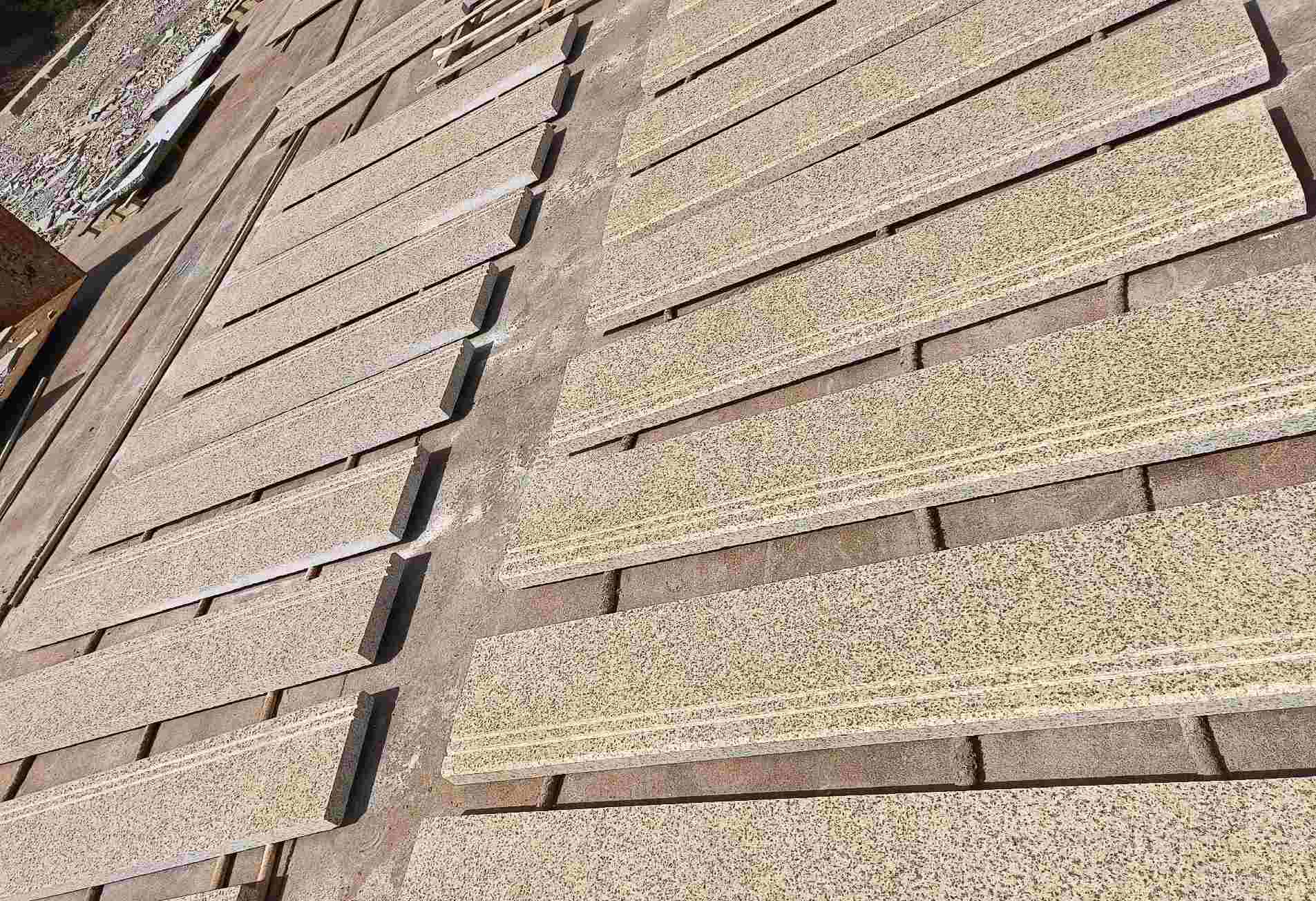 晋中 黄金麻花岗岩光面楼梯踏步