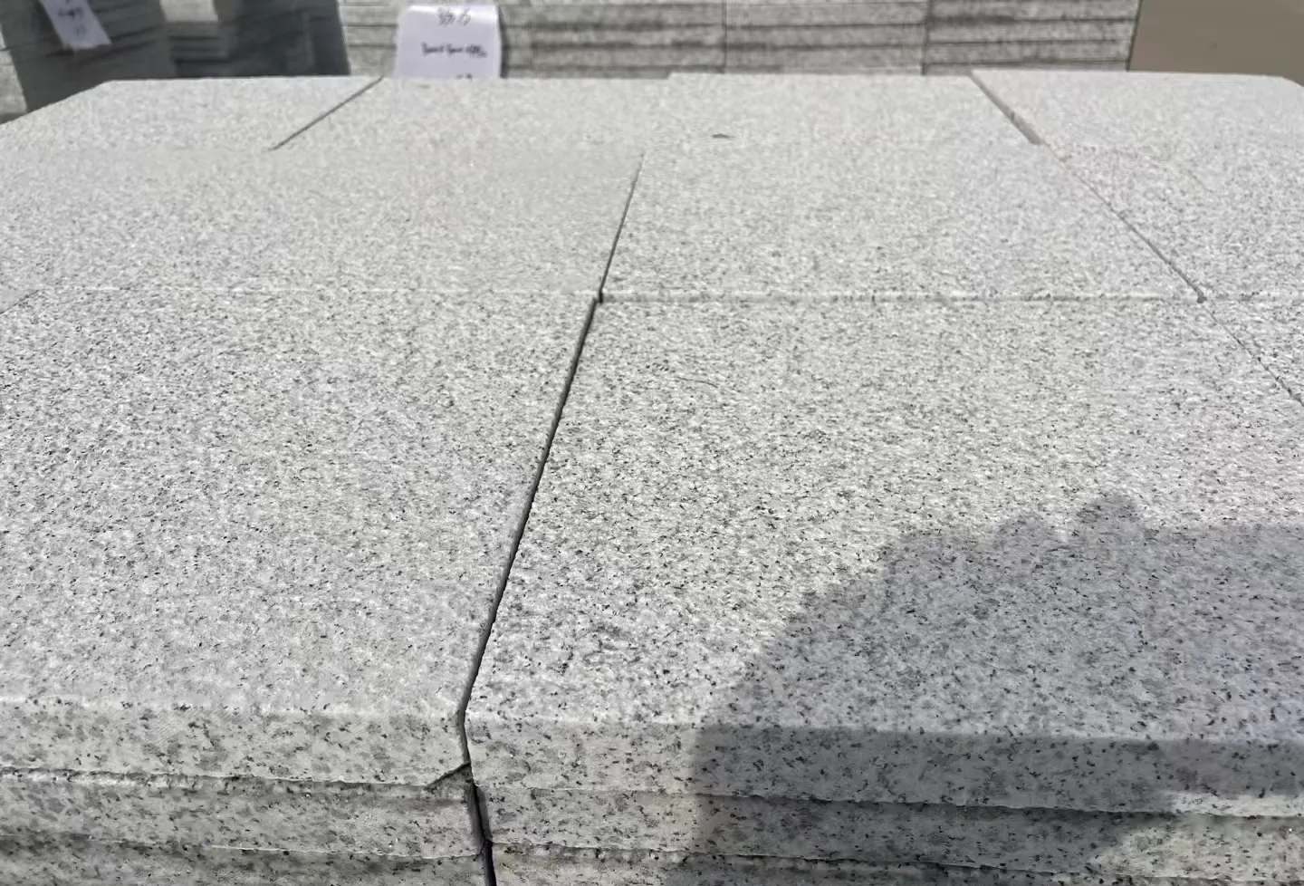 晋中 白麻花岗岩石材推荐 荔枝面地铺石