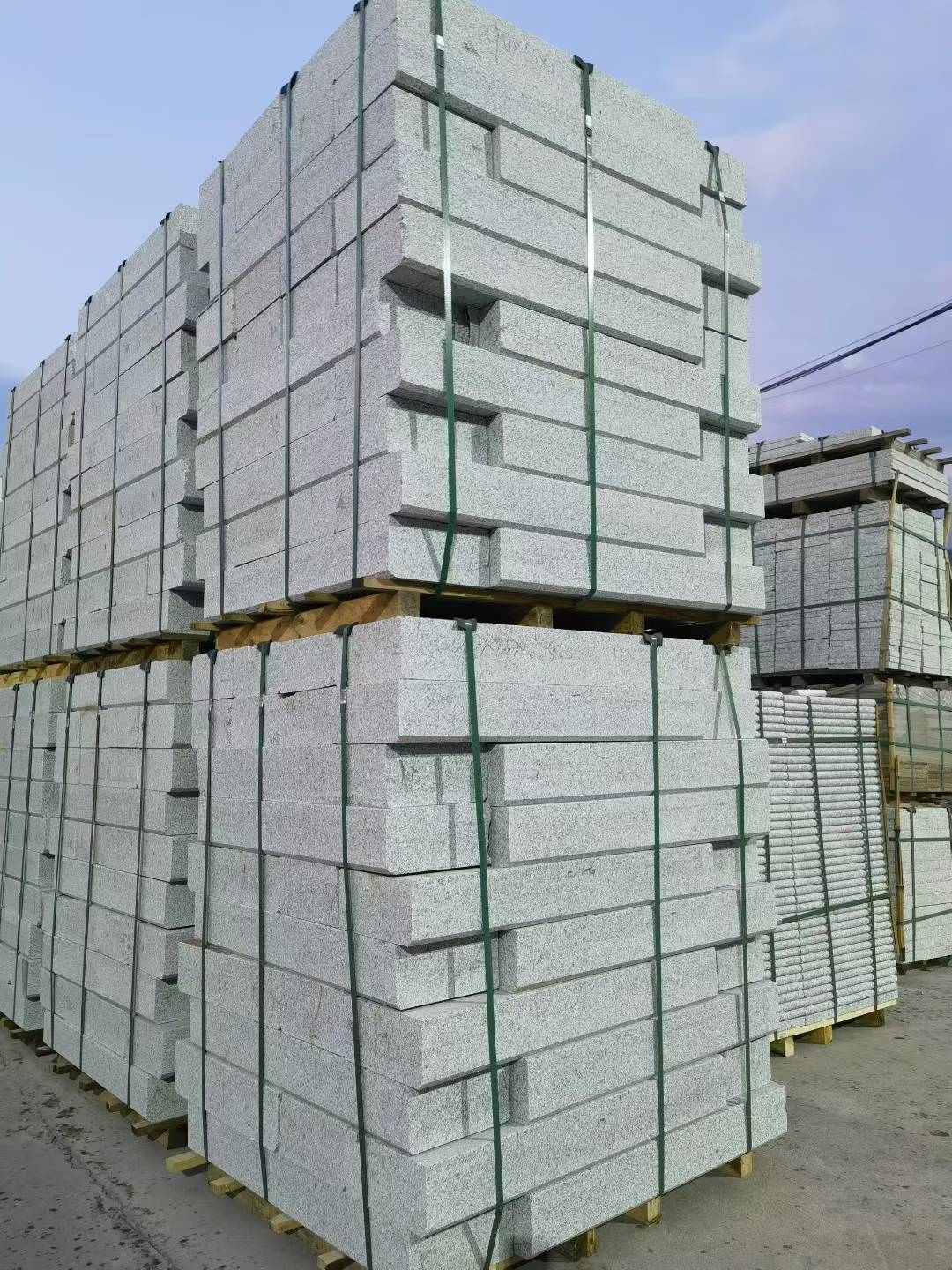 晋中 芝麻白花岗岩路沿石，路缘石，路肩石，道牙，立缘石，马路牙子，街沿石，侧石等