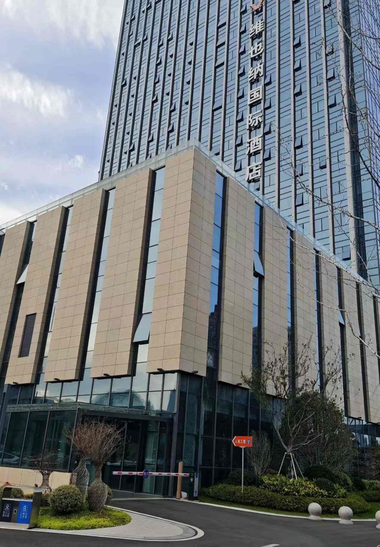 晋中 黄金麻花岗岩外墙干挂