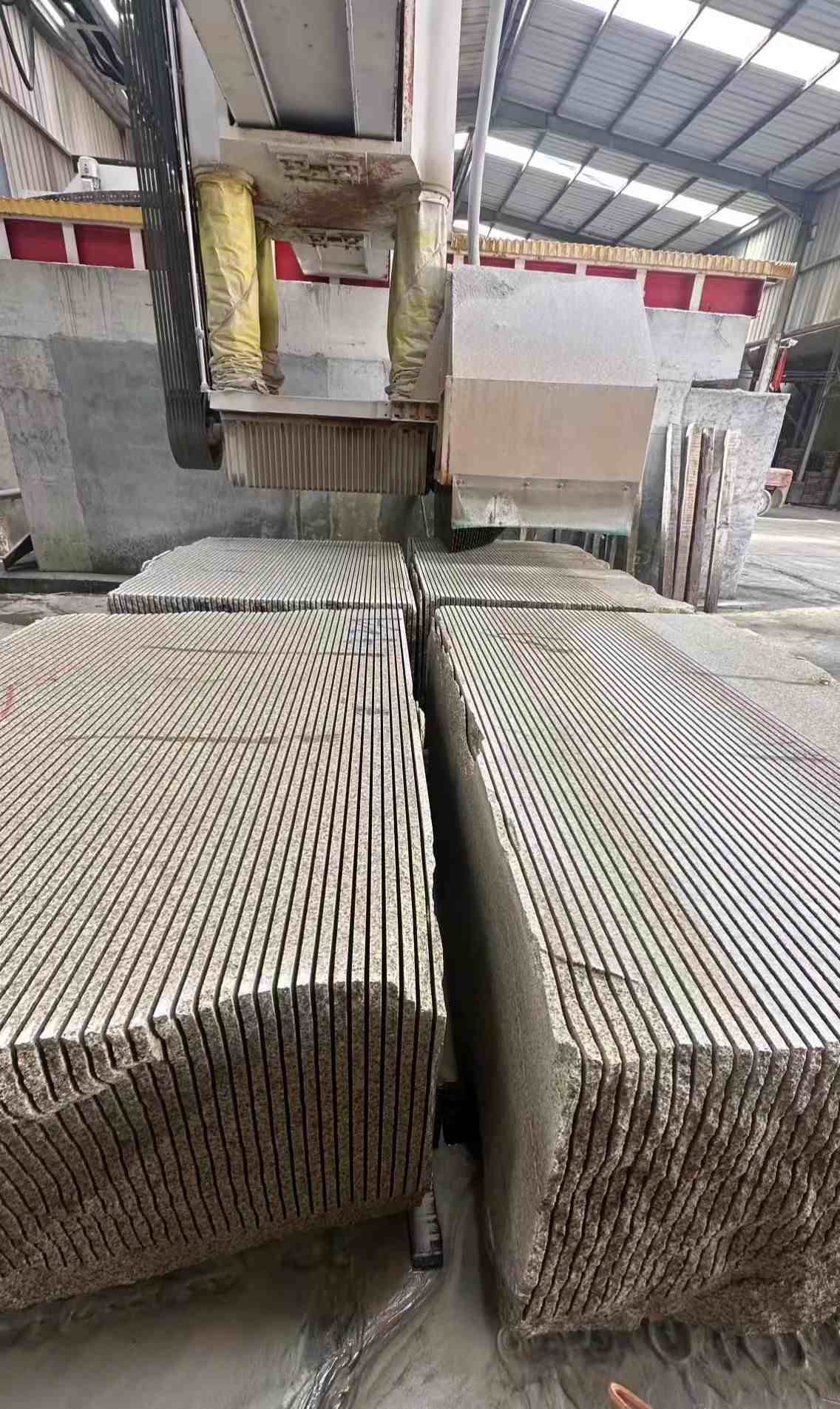 晋中 车间生产日常，黄金麻白麻花岗岩