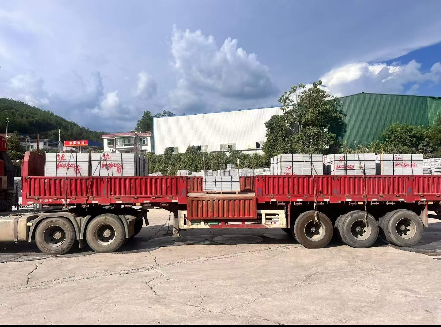 晋中 芝麻灰花岗岩地铺石出货日常