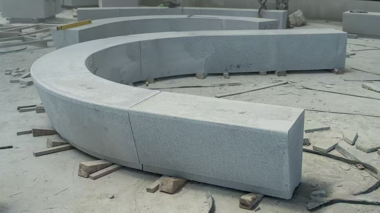 晋中 芝麻白花岗岩光面弧形坐凳