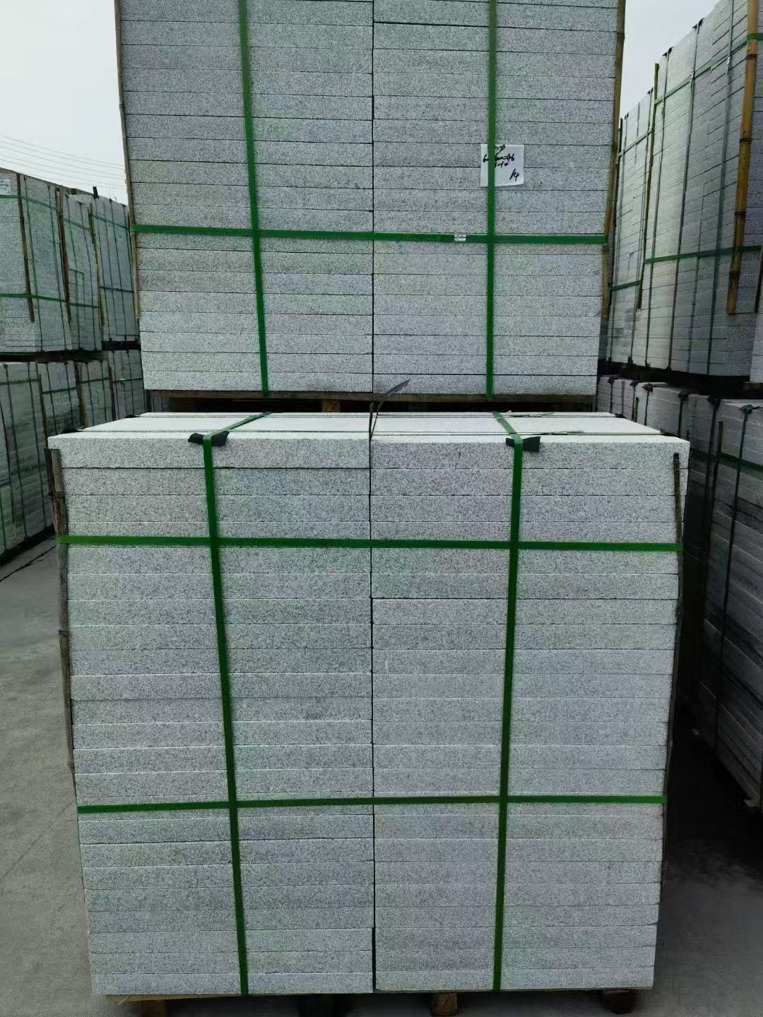 晋中 芝麻白火烧，园林广场市政工程地铺石，1.8~5.0厚均有现货