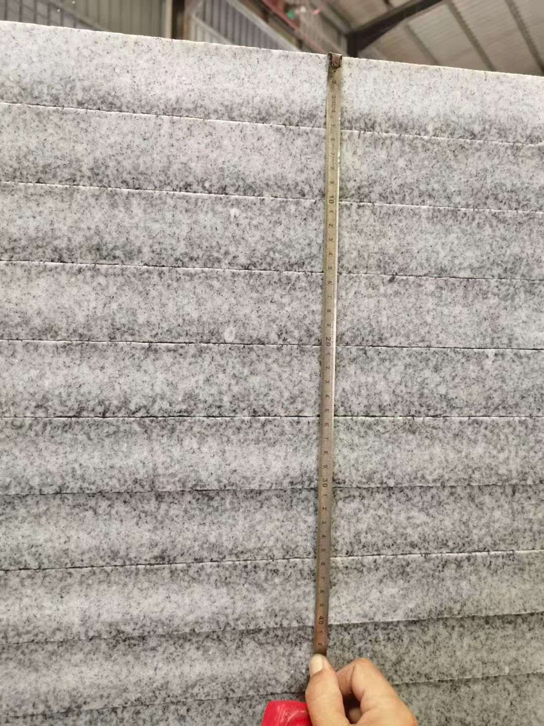 晋中 芝麻白火烧成品厚薄均匀，B料价格接近A料质量