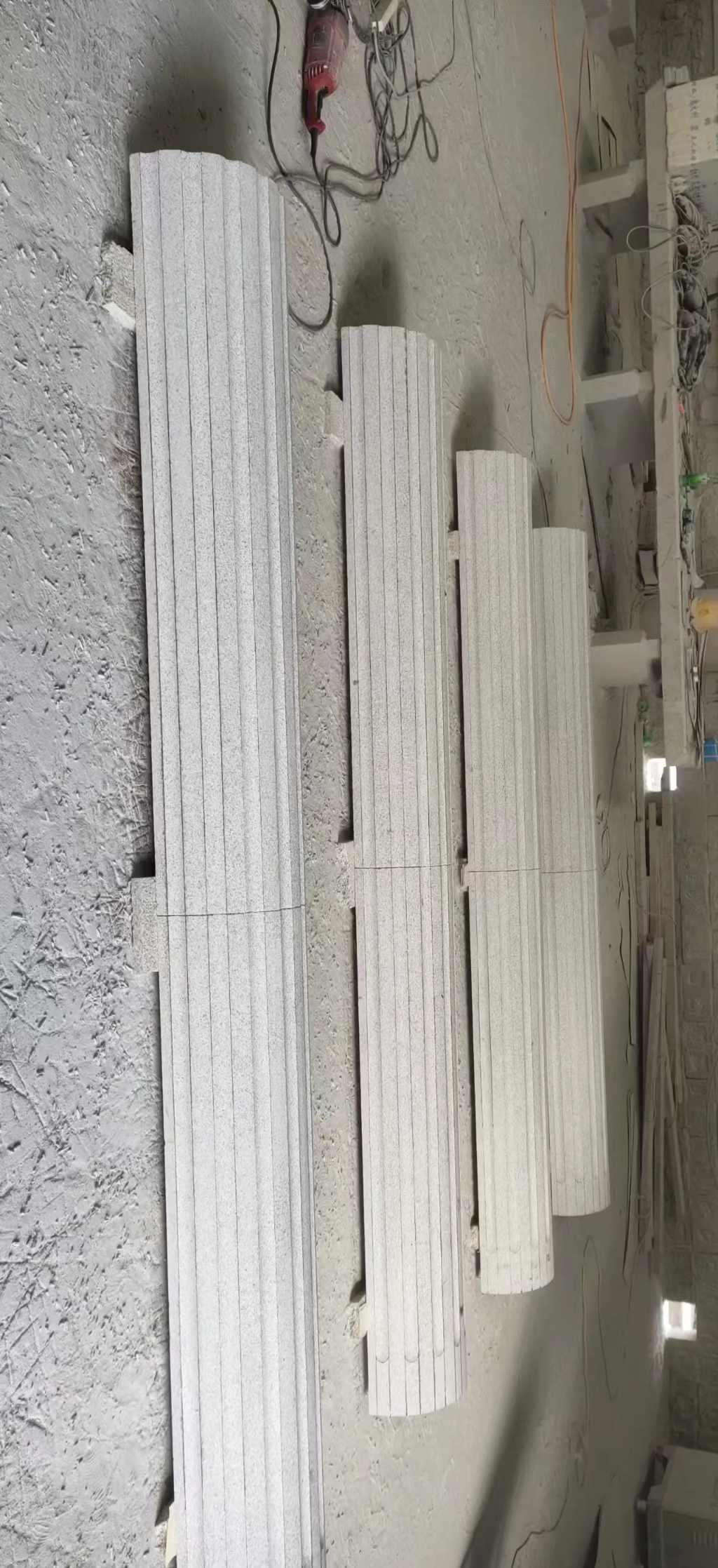 晋中 花岗岩厂家带你看白麻花岗岩门楼大柱柱皮