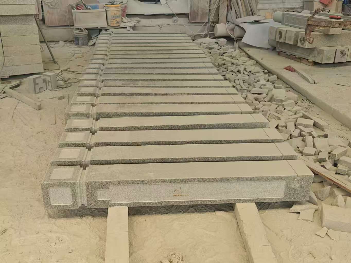 晋中 芝麻白异形加工雕刻-栏杆大柱，方柱