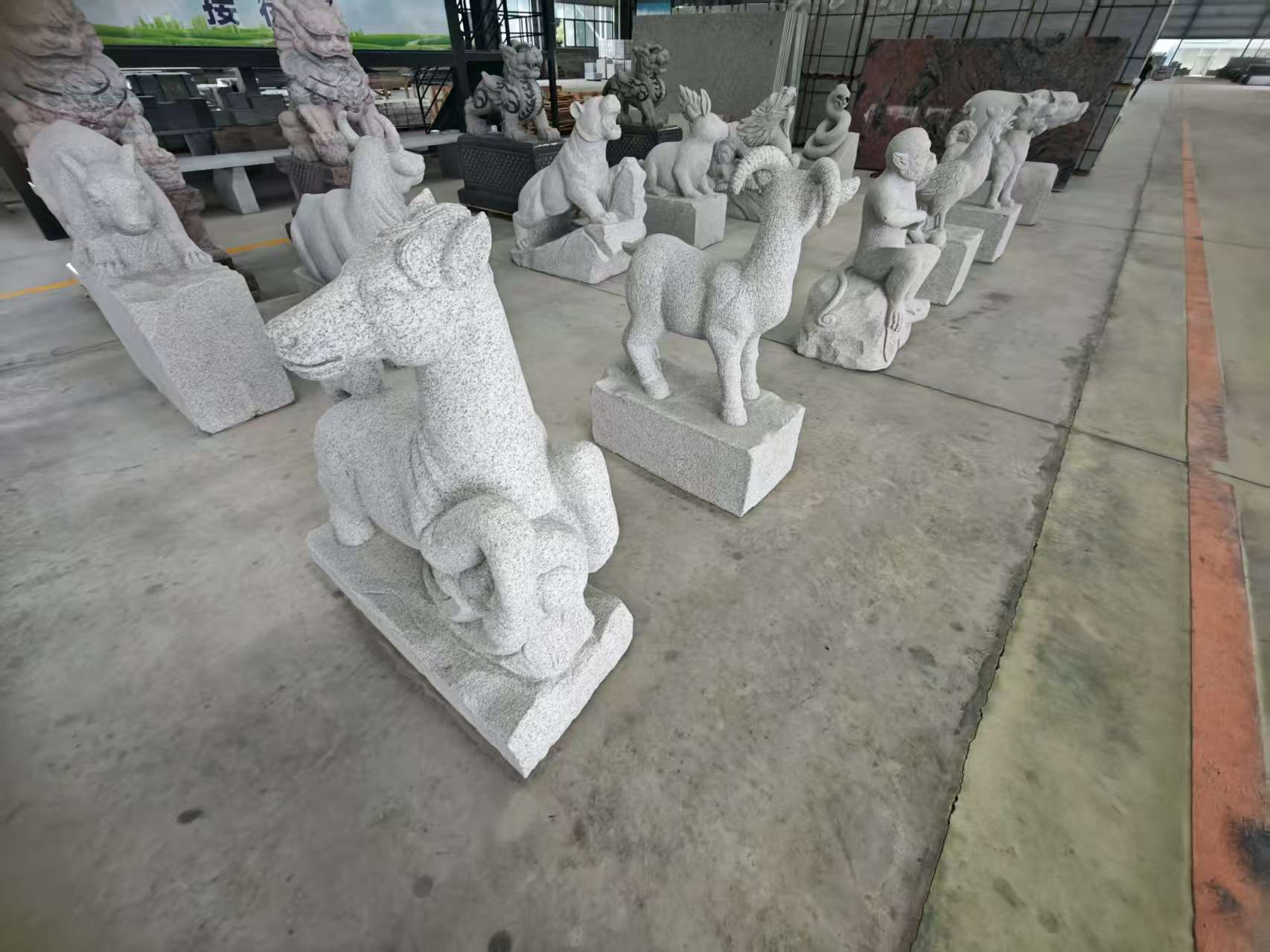 晋中 芝麻白花岗岩造型立体雕刻——十二生肖